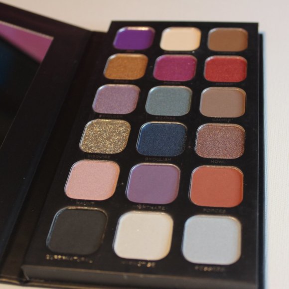 REVOLUTION | Curses and Hexes Eyeshadow Palette | - Picture 4 of 7